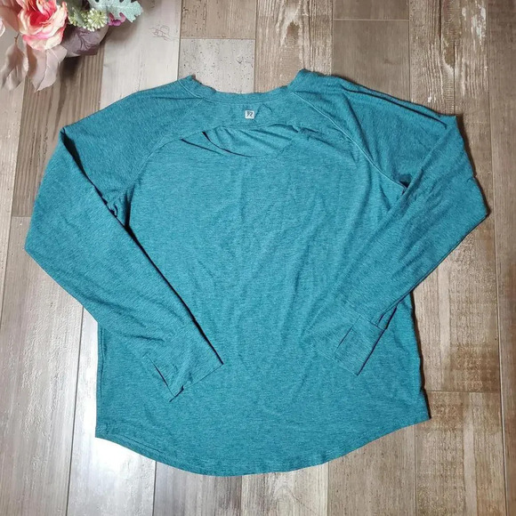 Runway Kids Youth Girls Long Sleeve Tee Workout Top w/ Thumbholes Sz XL/16 - Picture 4 of 15